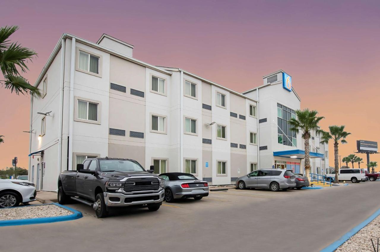 Motel 6-Eagle Pass, Tx - Lakeside Exterior photo
