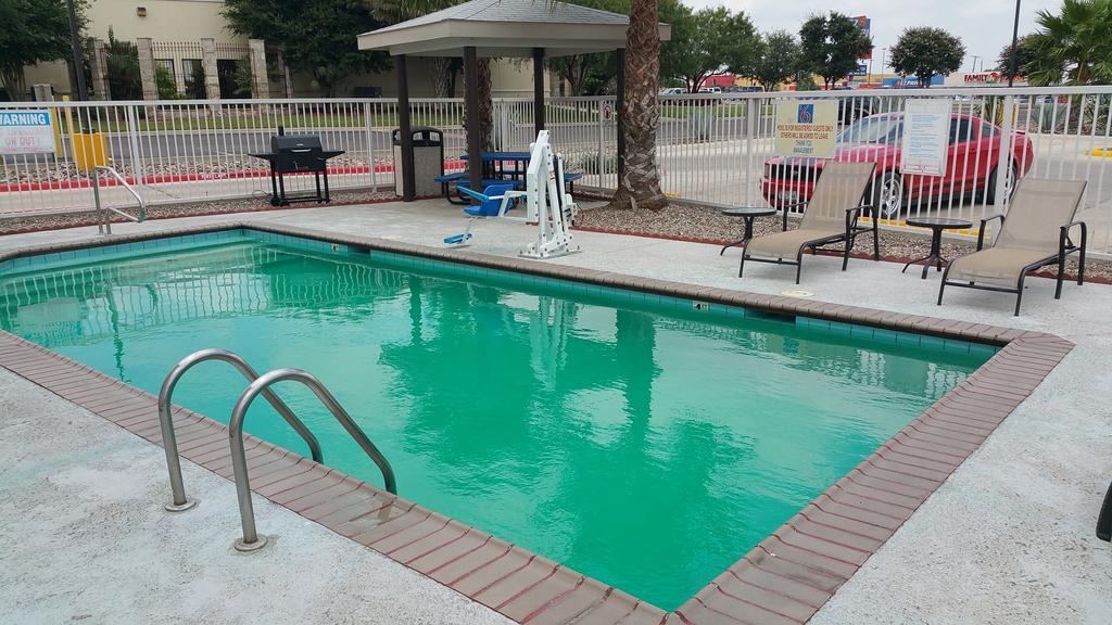 Motel 6-Eagle Pass, Tx - Lakeside Exterior photo